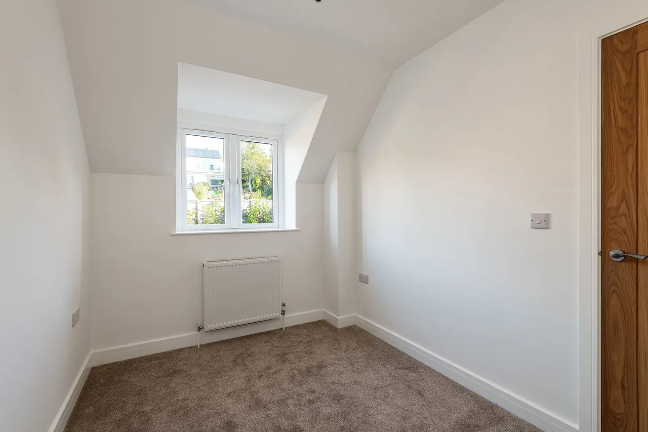 Clovelly Drive, Minster-On-Sea, ME12, photo 15