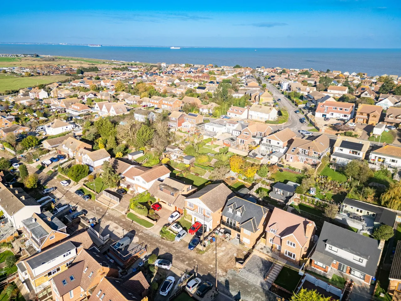 Clovelly Drive, Minster-On-Sea, ME12, photo 25