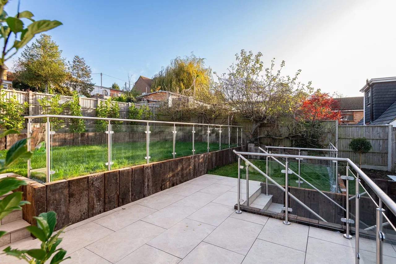 Clovelly Drive, Minster-On-Sea, ME12, photo 17
