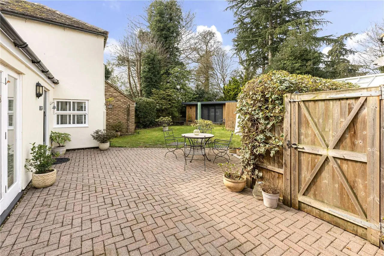 Yeomans Keep, Chorleywood, Rickmansworth, Hertfordshire, WD3 5RU, photo 10
