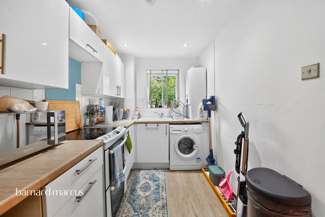 Poplar Grove, London, N11, photo 3