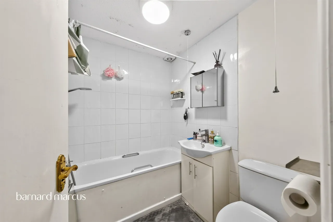 Poplar Grove, London, N11, photo 10