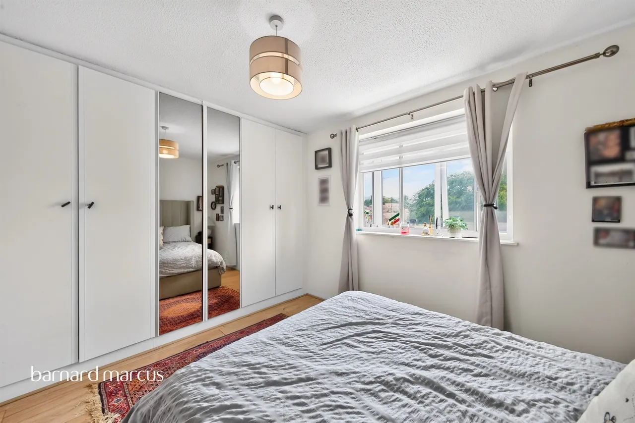 Poplar Grove, London, N11, photo 12