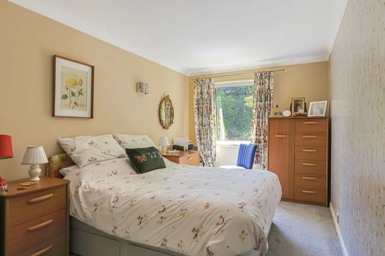 St Peter's Road, Bournemouth, photo 8