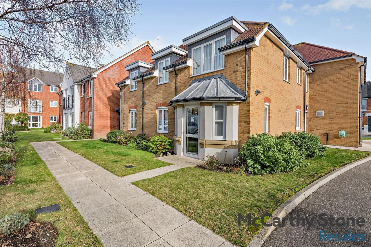 2 bed flat for sale, Minster Drive, Herne Bay, CT6