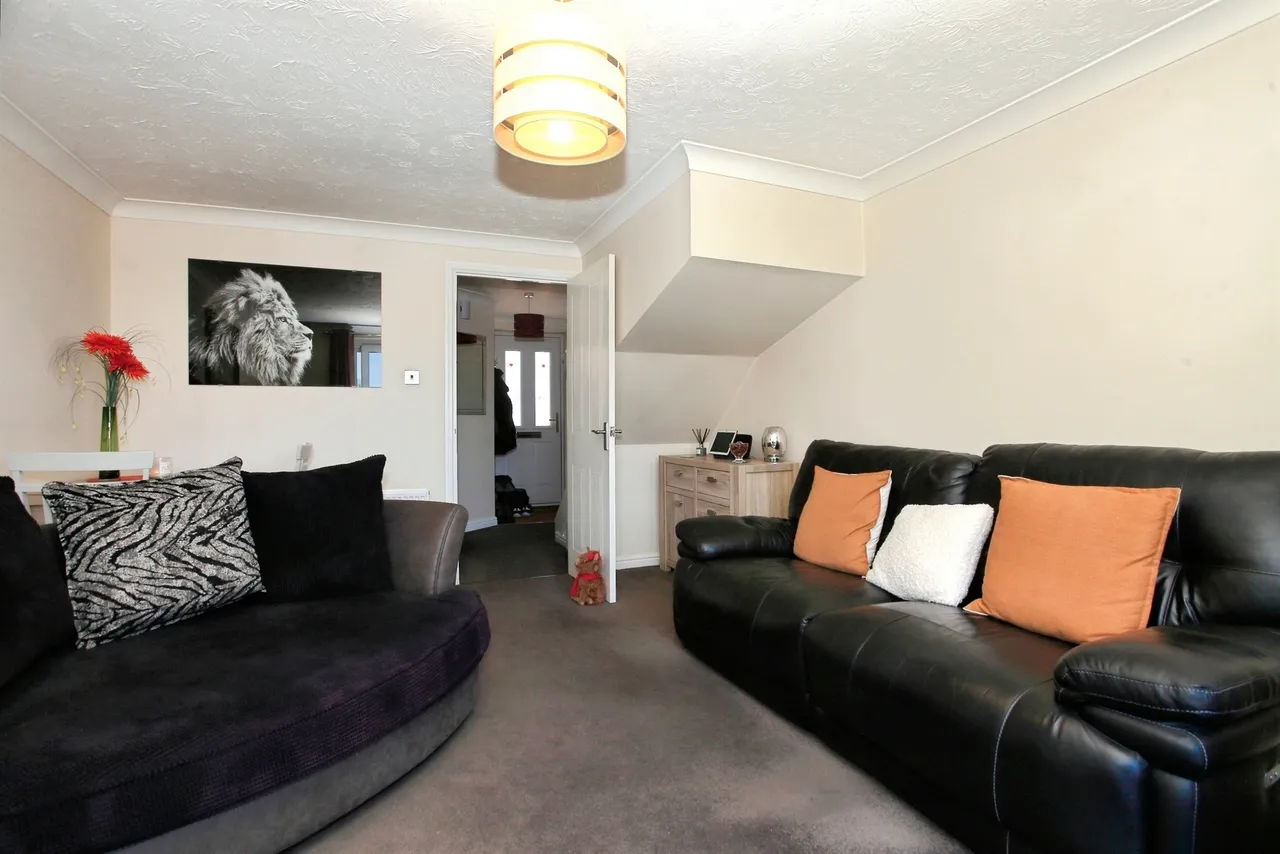 Fieldfare Drive, Stanground, Peterborough, photo 9