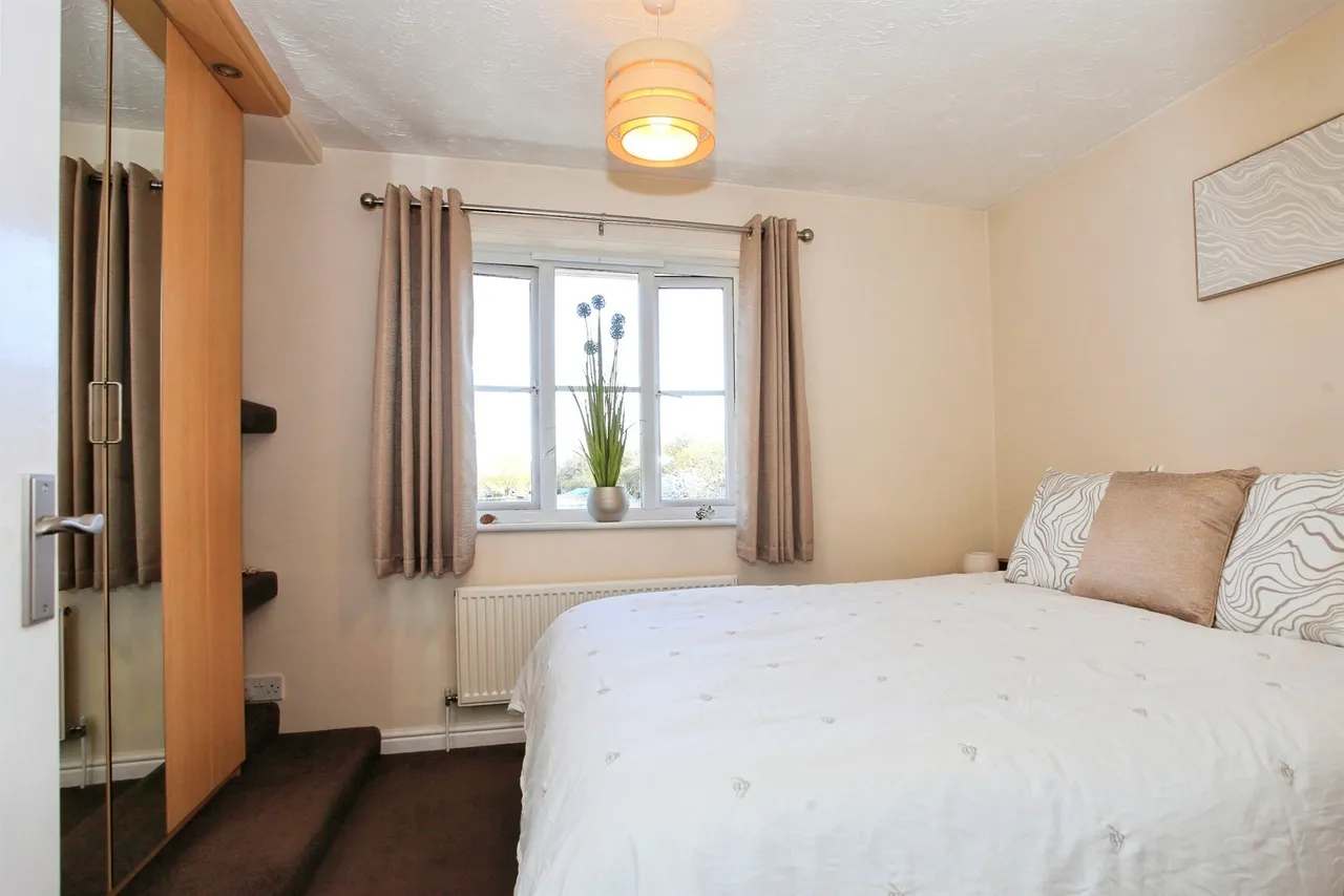 Fieldfare Drive, Stanground, Peterborough, photo 10