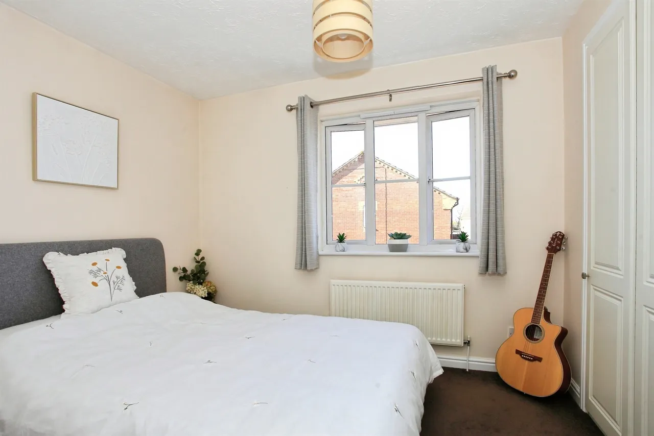Fieldfare Drive, Stanground, Peterborough, photo 11