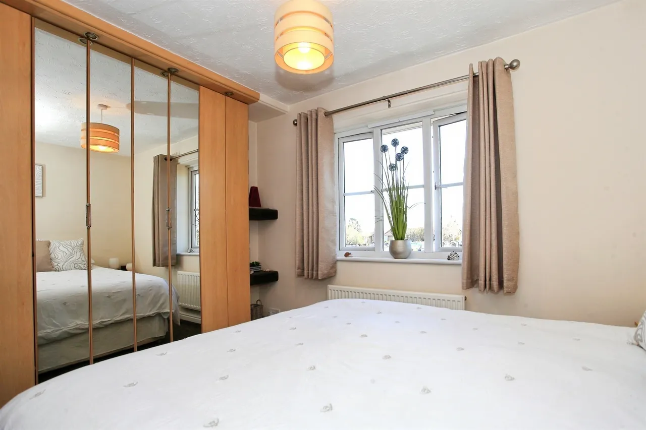 Fieldfare Drive, Stanground, Peterborough, photo 4