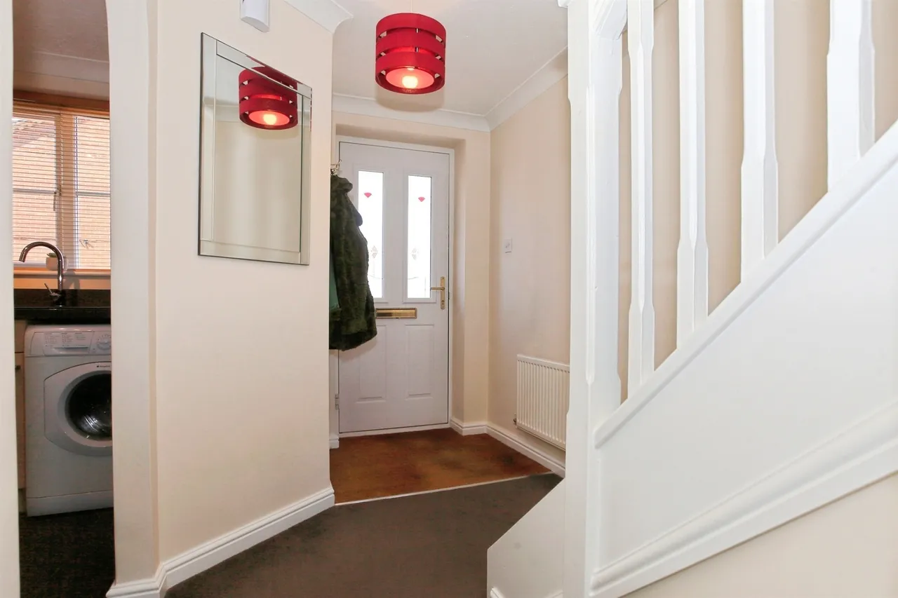 Fieldfare Drive, Stanground, Peterborough, photo 8