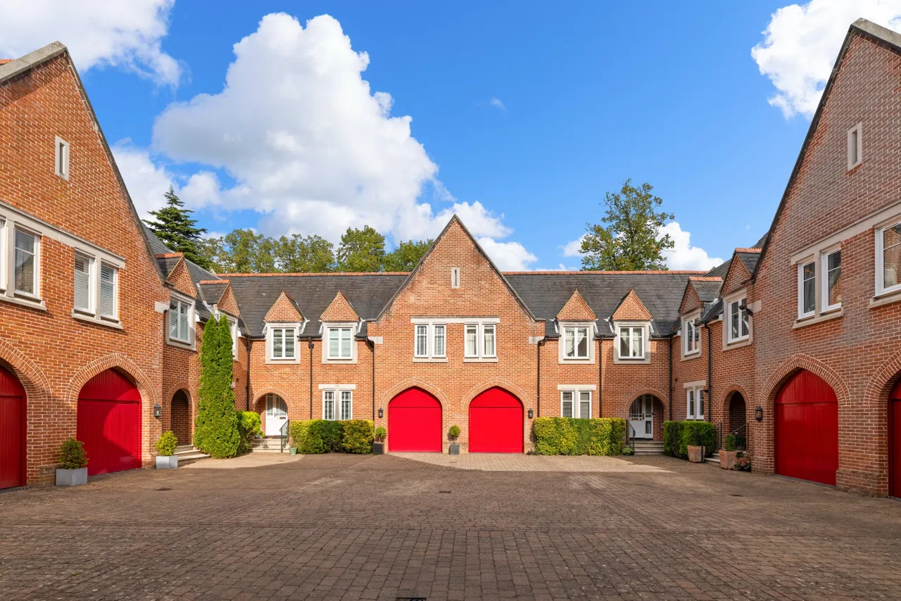 Virginia Water, Surrey, GU25 4SR, photo 2