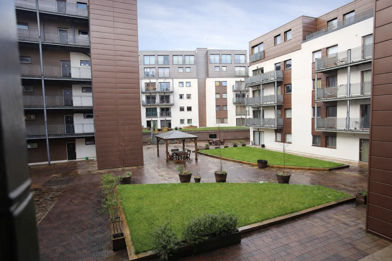 2 bed flat for sale — Isaac Way, Manchester, M4 7EP