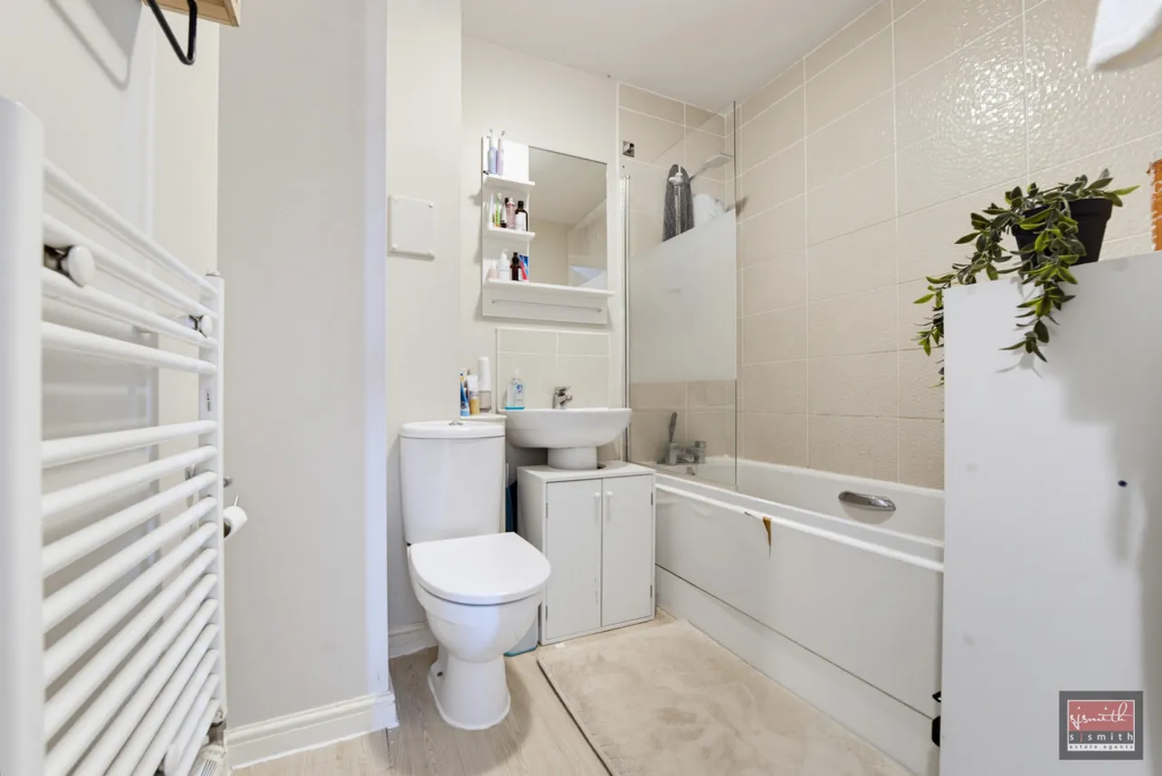 Wooldridge Close, Feltham, photo 6