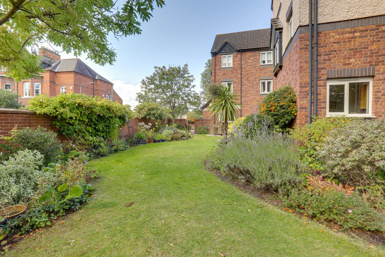 Brielen Court, Nottingham, NG12, photo 20