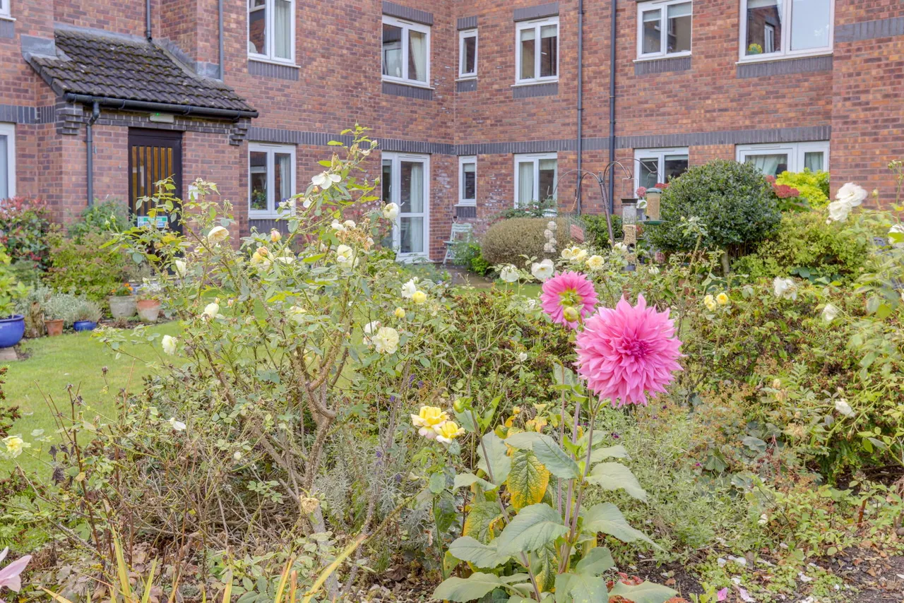 Brielen Court, Nottingham, NG12, photo 19