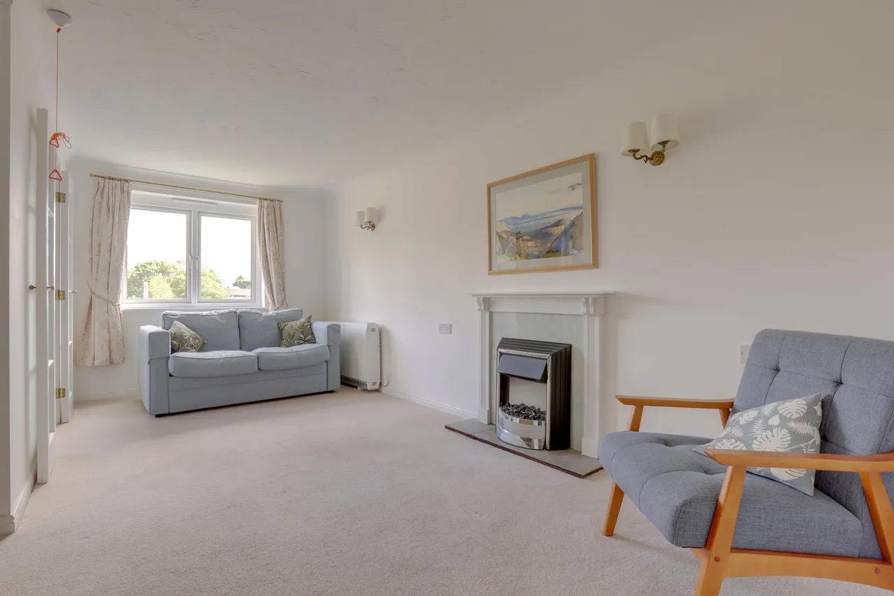 Brielen Court, Nottingham, NG12, photo 2