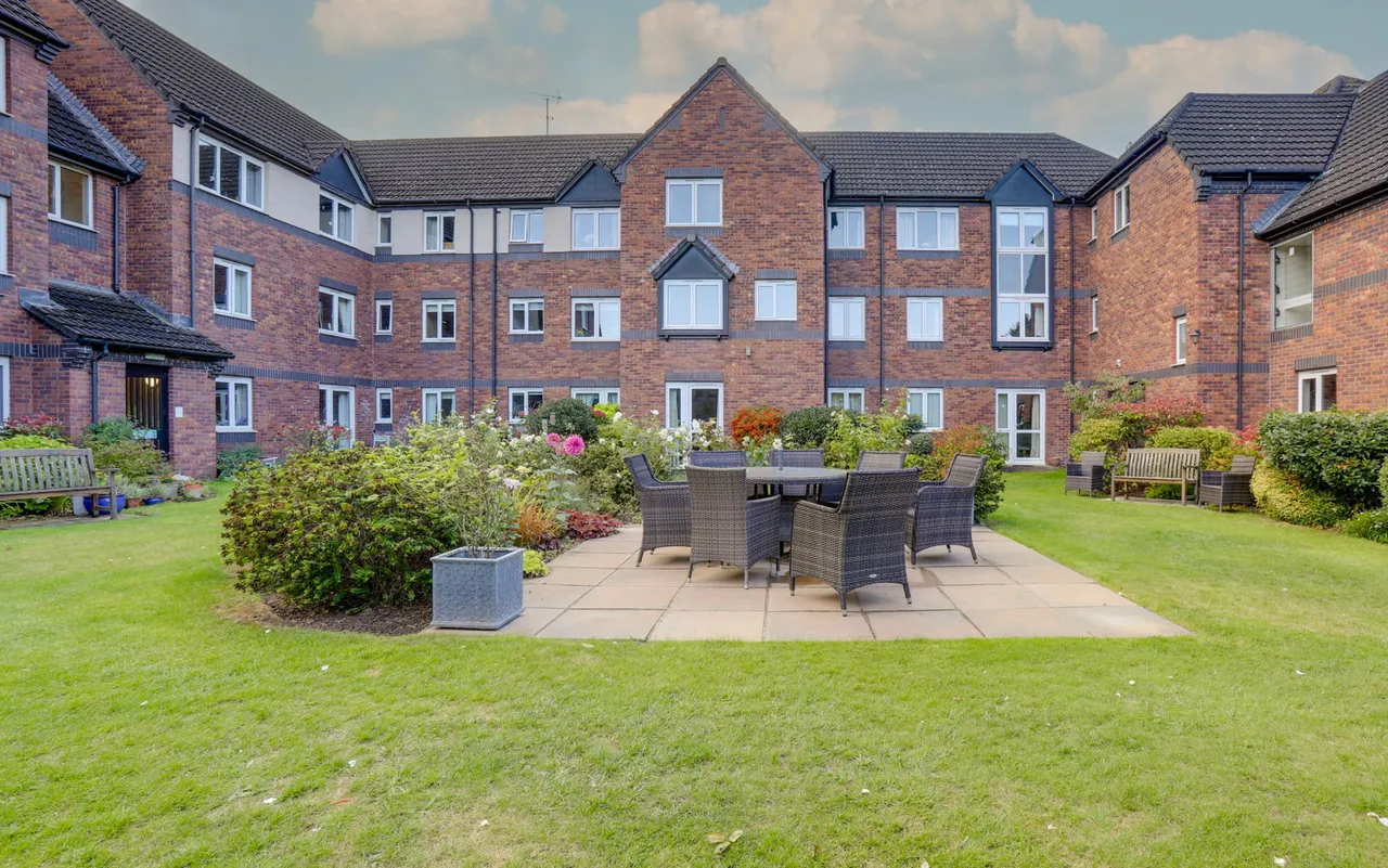 Brielen Court, Nottingham, NG12, photo 23
