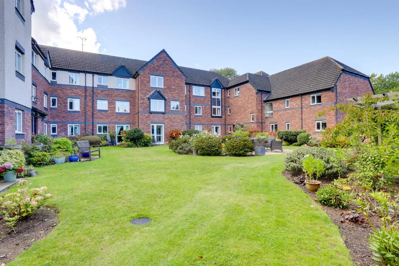 Brielen Court, Nottingham, NG12, photo 17