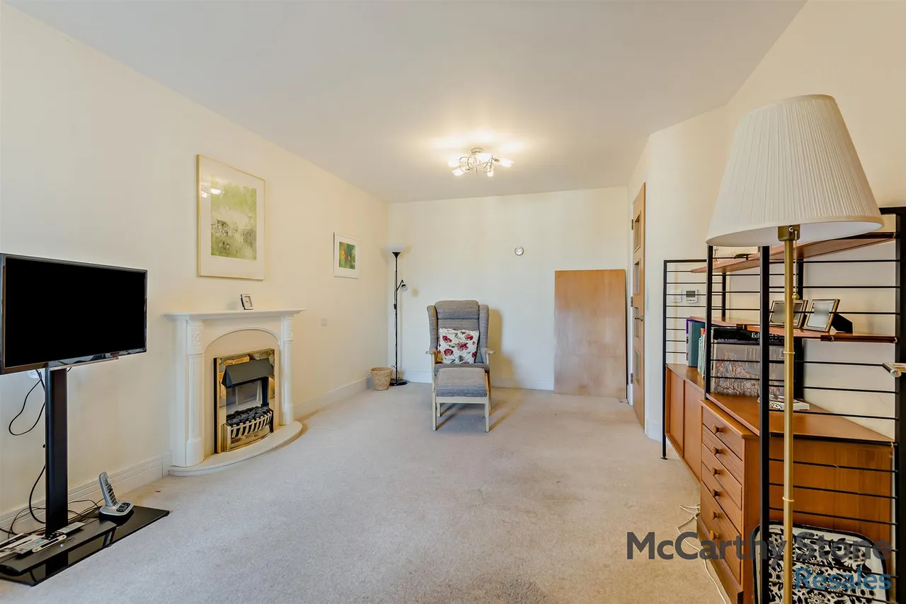 St. Georges Road, Cheltenham, GL50, photo 7