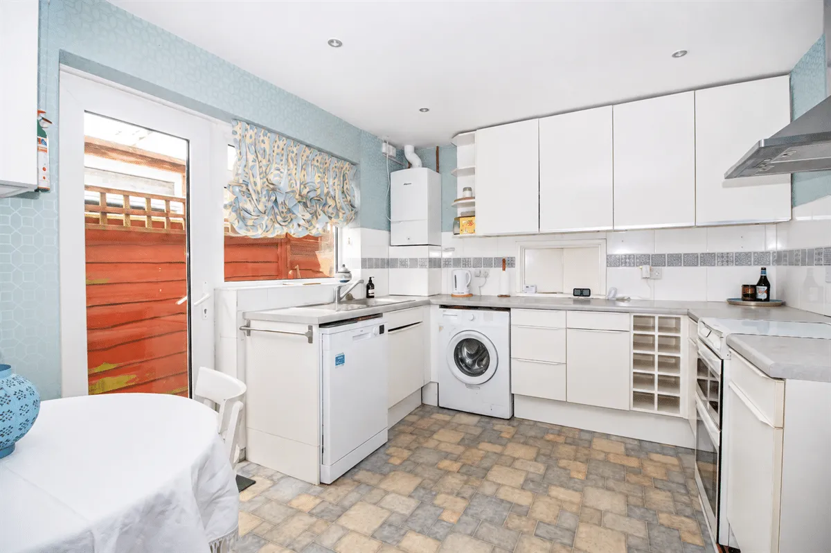 Milton Road, Waterlooville, PO8 8JY, photo 3