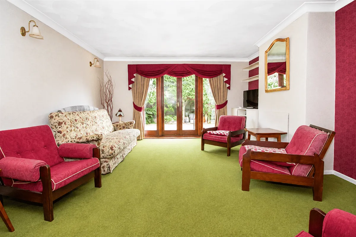 Milton Road, Waterlooville, PO8 8JY, photo 2