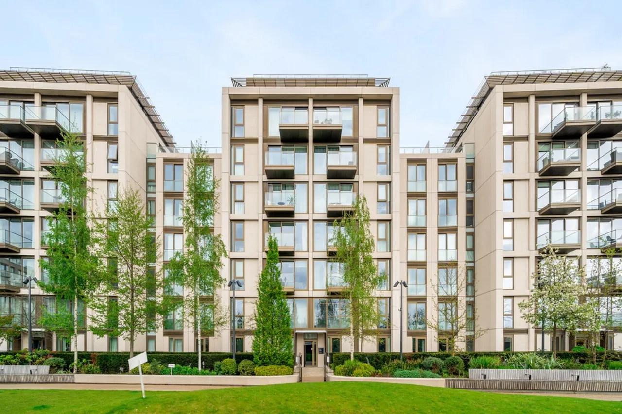 3 bed flat for sale — Lillie Square, West Brompton