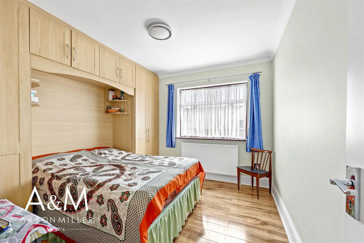 Leyswood Drive, Newbury Park, Essex, Ilford, IG27JH, photo 15
