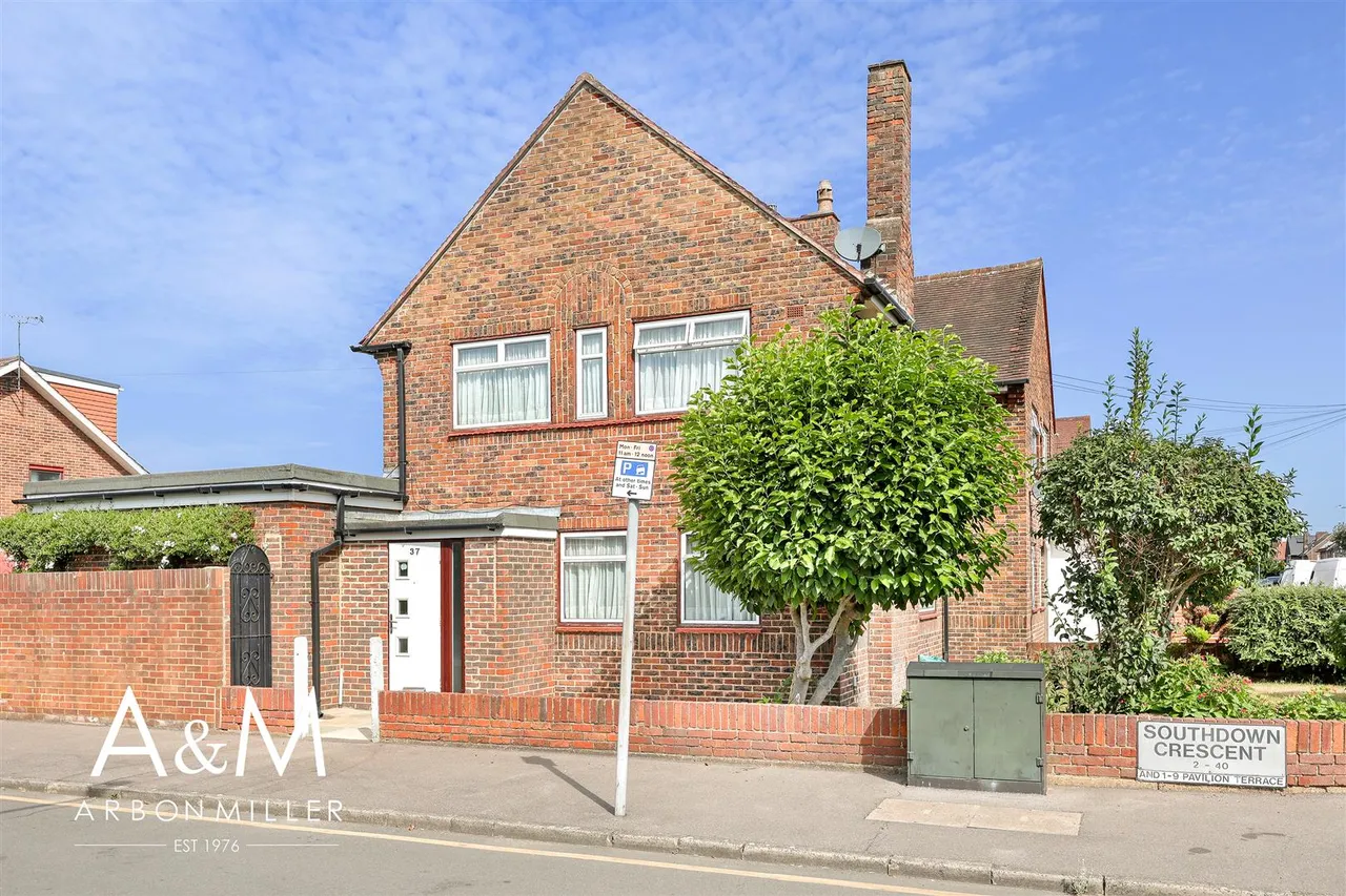 Leyswood Drive, Newbury Park, Essex, Ilford, IG27JH, photo 25