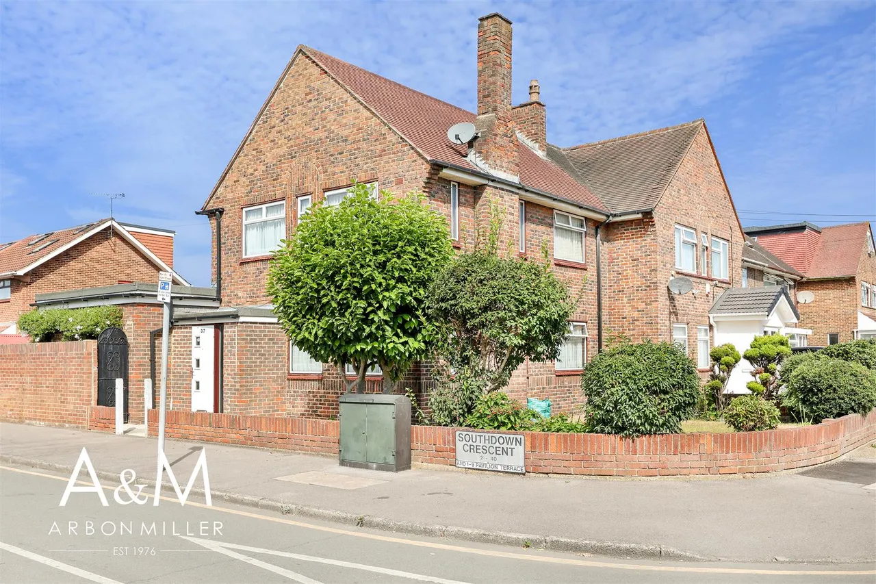 Leyswood Drive, Newbury Park, Essex, Ilford, IG27JH, photo 24