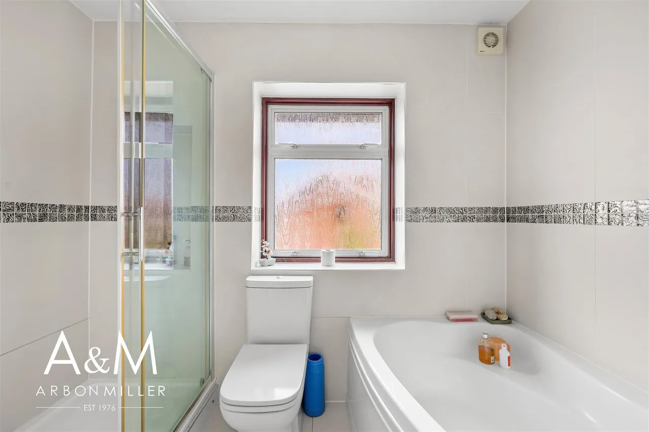 Leyswood Drive, Newbury Park, Essex, Ilford, IG27JH, photo 18