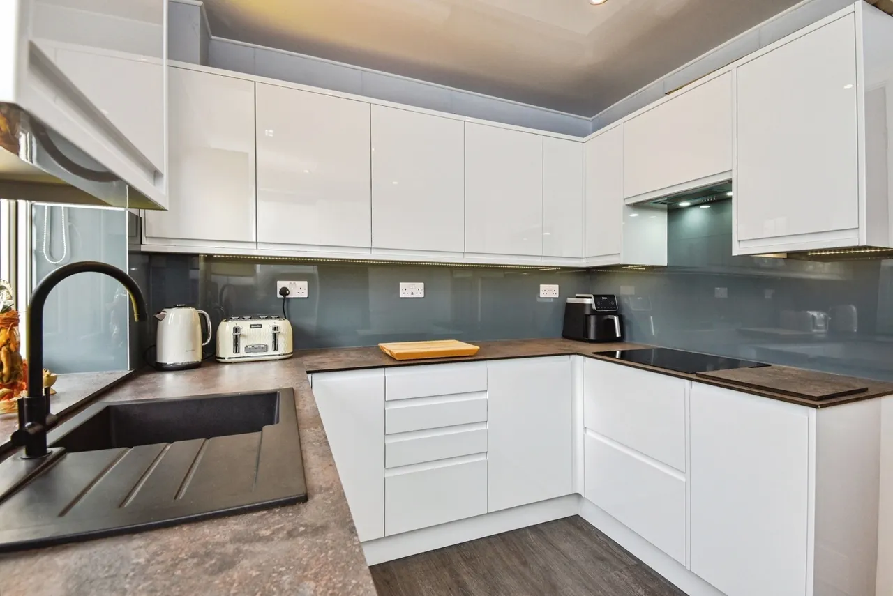 Slyne Hall Heights, Slyne, LA2, photo 3