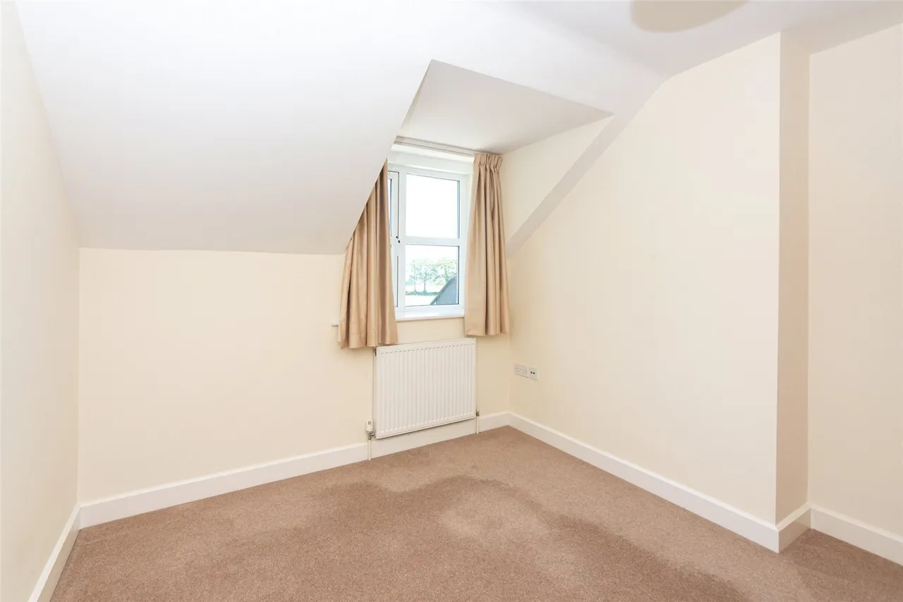 Llangefni, LL77, photo 5