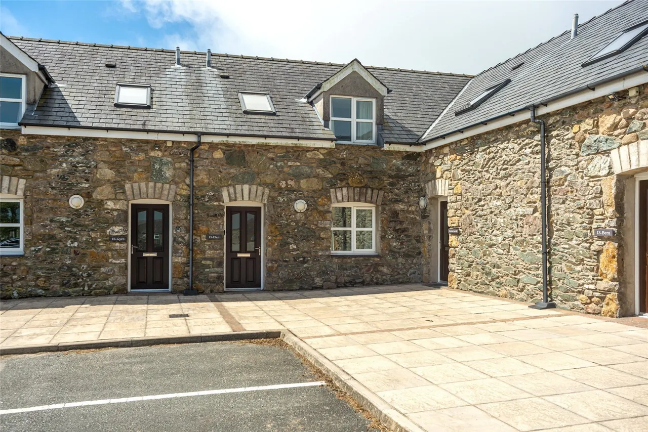 3 bed house for sale, Llangefni, LL77