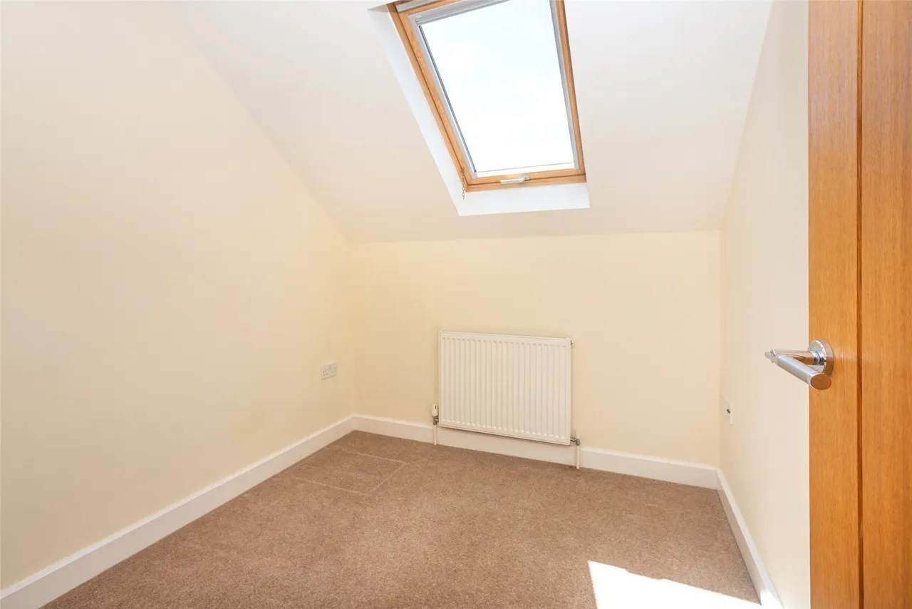 Llangefni, LL77, photo 8