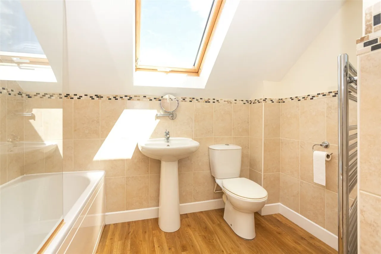 Llangefni, LL77, photo 7