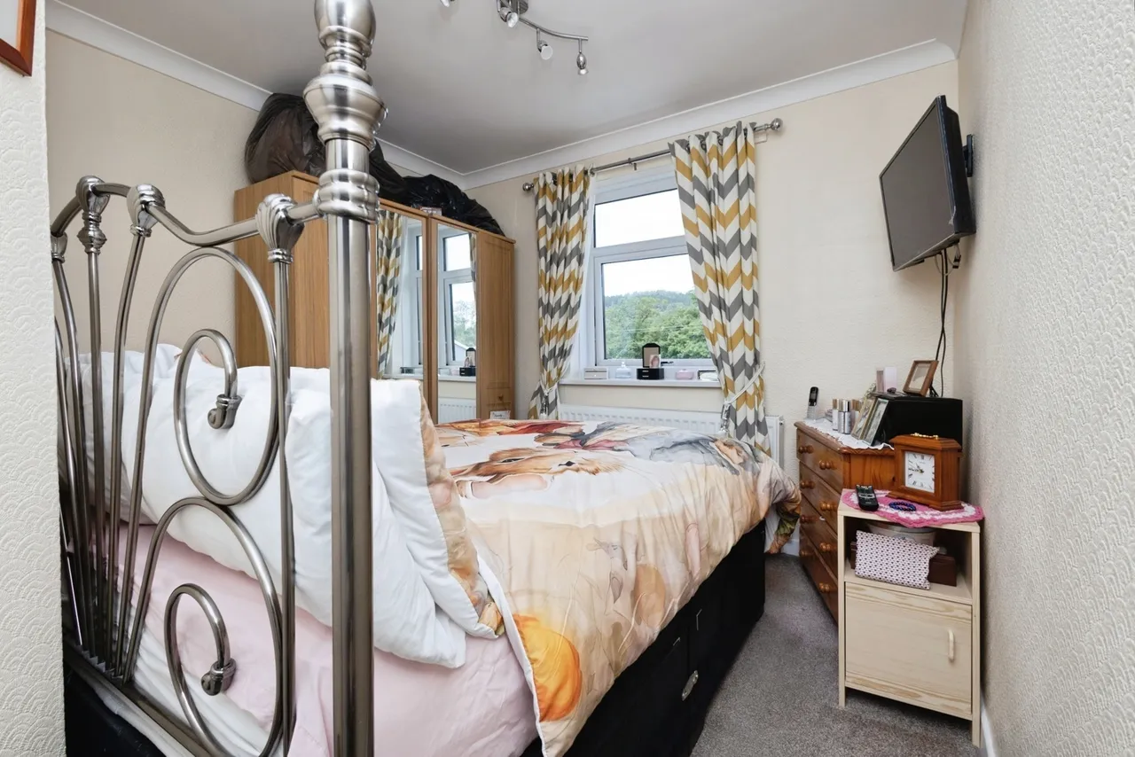 Pen Y Bont Terrace, Crynant, SA10, photo 11