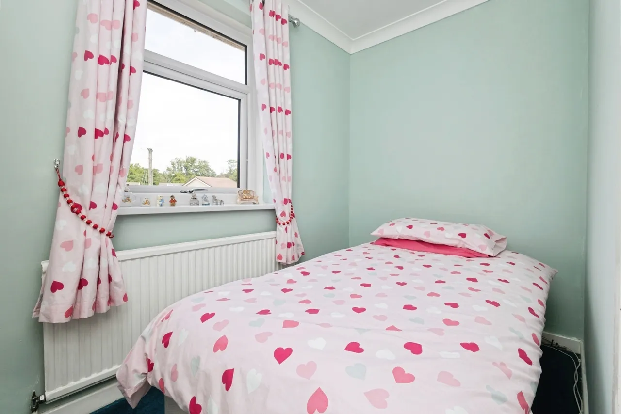 Pen Y Bont Terrace, Crynant, SA10, photo 14