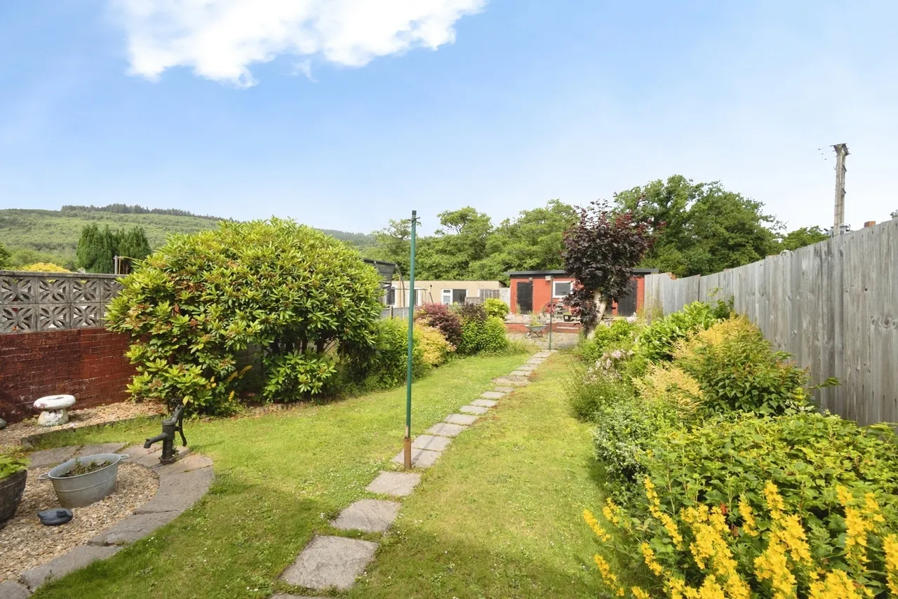 Pen Y Bont Terrace, Crynant, SA10, photo 2