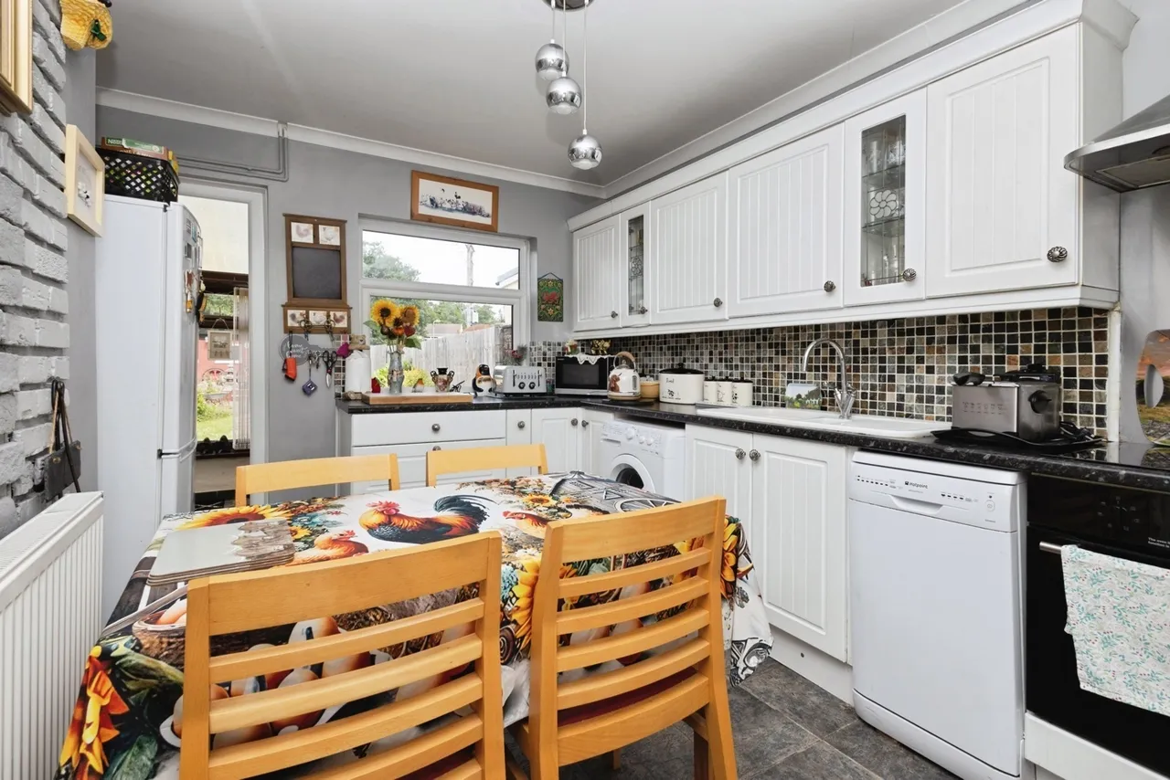 Pen Y Bont Terrace, Crynant, SA10, photo 6