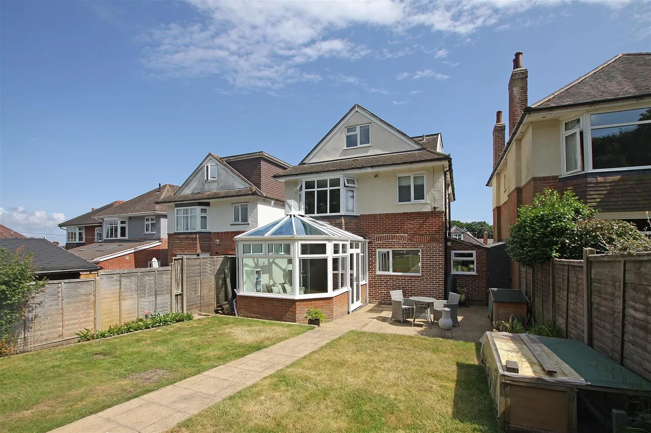 4 bed house for sale — The Grove, Bournemouth
