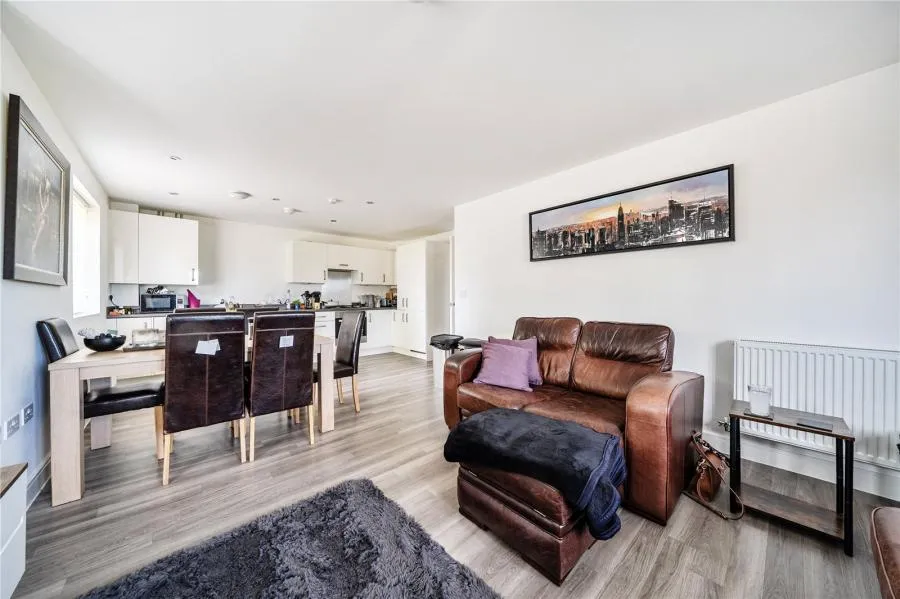Tom Gaughan Way, Didcot, OX11, photo 5