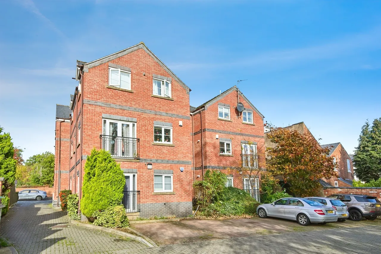 2 bed flat for sale — Grange Street, Derby