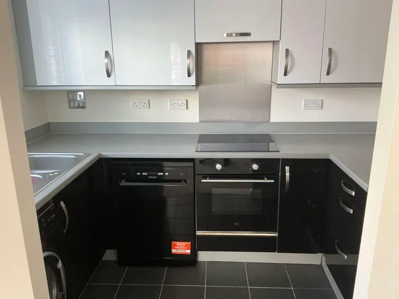 Eaton Avenue, Slough SL1 6EZ, photo 3