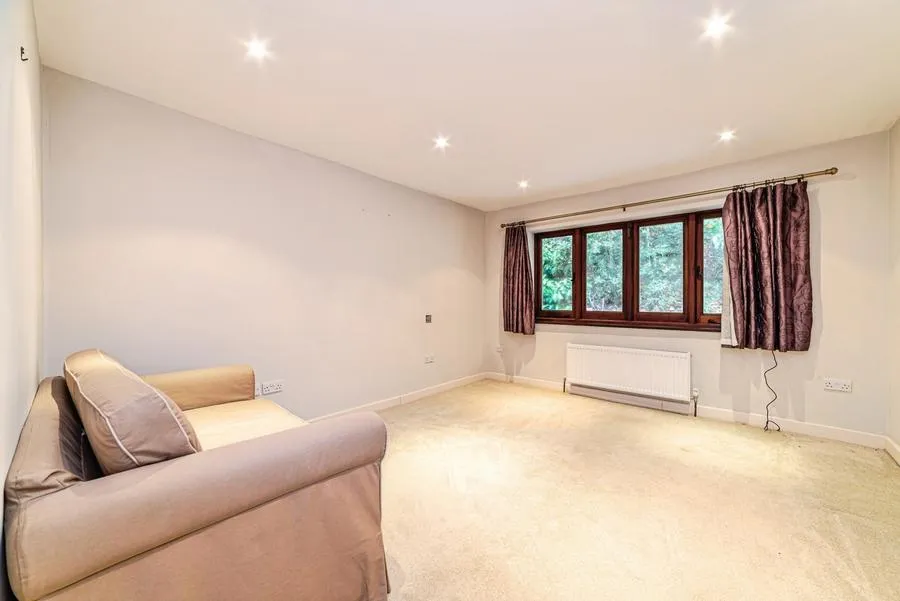 Reading Road, Henley-On-Thames, RG9, photo 29
