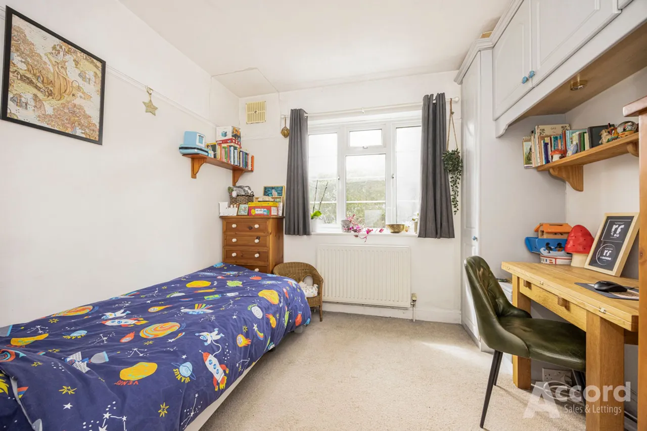 Upminster Road, Hornchurch, RM11, photo 10