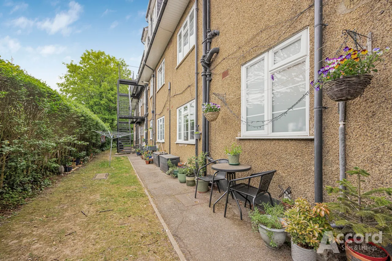 Upminster Road, Hornchurch, RM11, photo 15