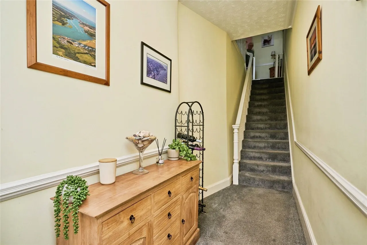 Mill Hill Road, Cowes, PO31, photo 4