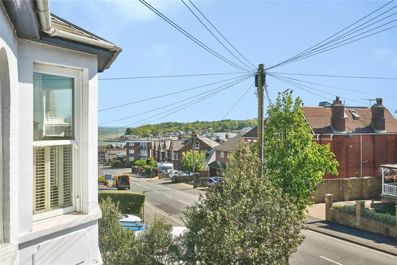 Mill Hill Road, Cowes, PO31, photo 3