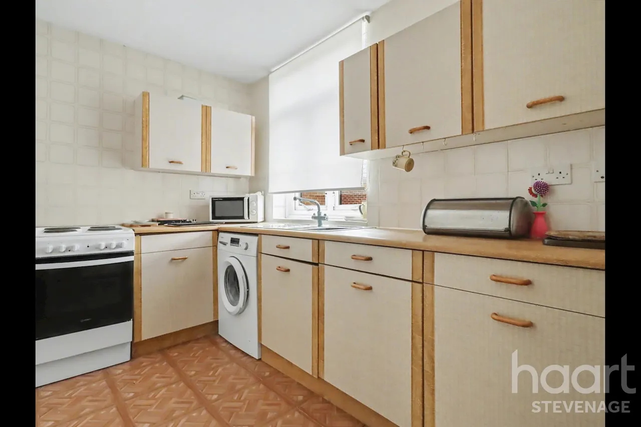 The Lawns, Stevenage, SG2, photo 4