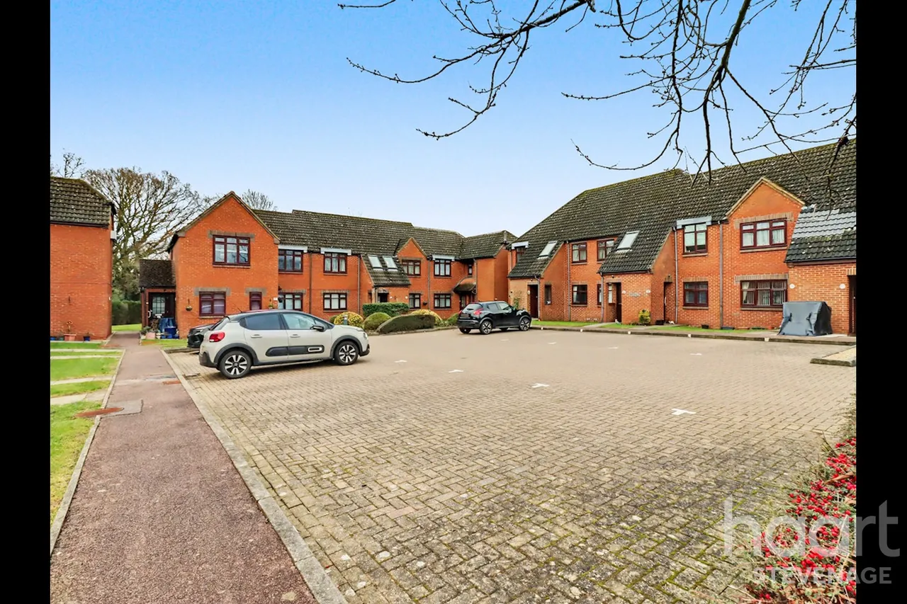 The Lawns, Stevenage, SG2, photo 10
